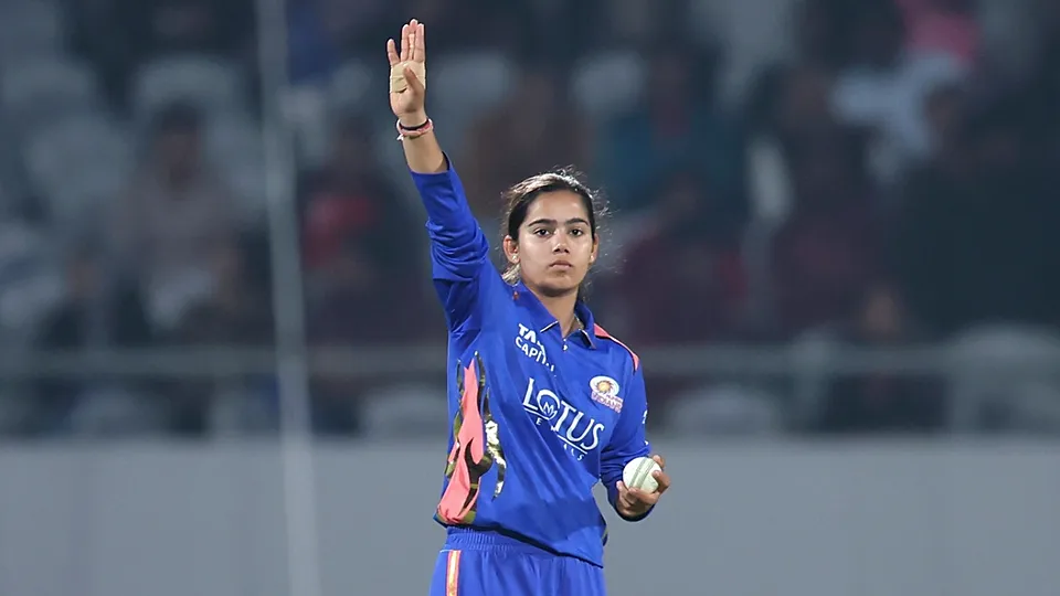 Vaishnavi’s Debut Spark: Why India’s Spin Bias Beats Zimbabwe’s Power on Dewy Turf